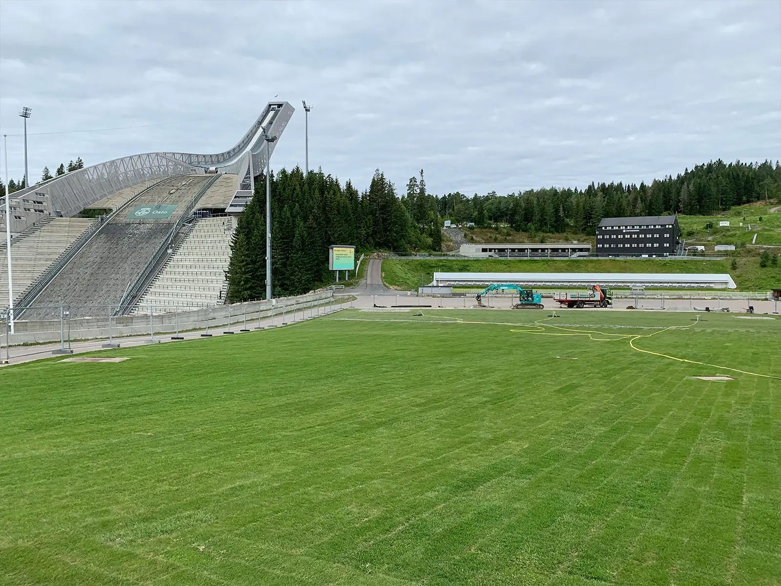 Holmenkollen Skianlegg